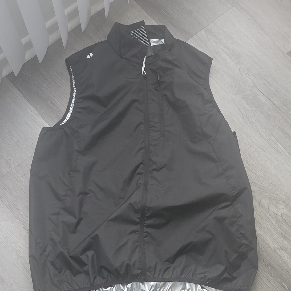 Men's Black Sleeveless Jacket